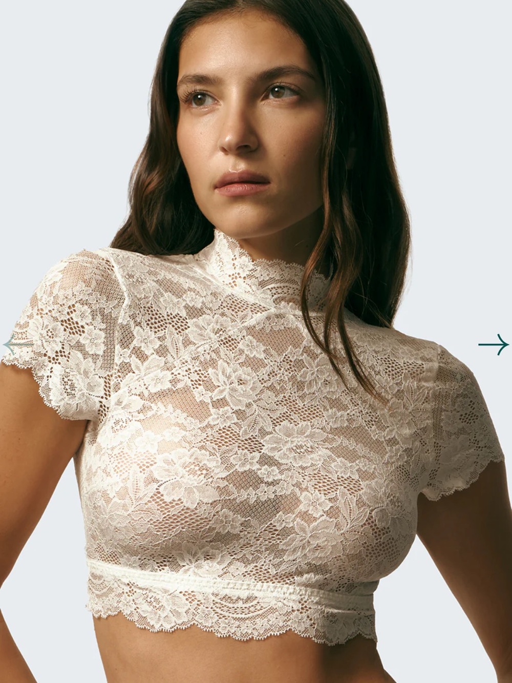 Syrn Spellbound lace set in pillow